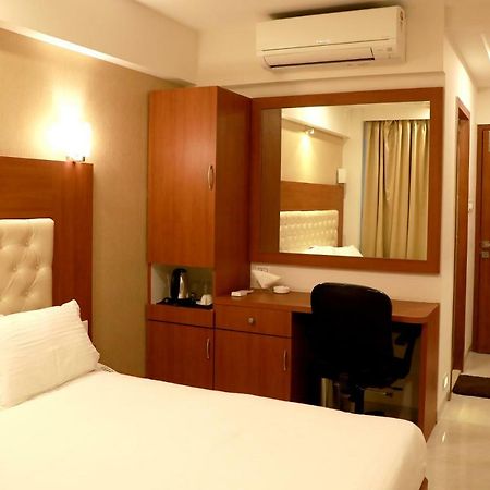 Hotel Lords, Fort Βομβάη Εξωτερικό φωτογραφία