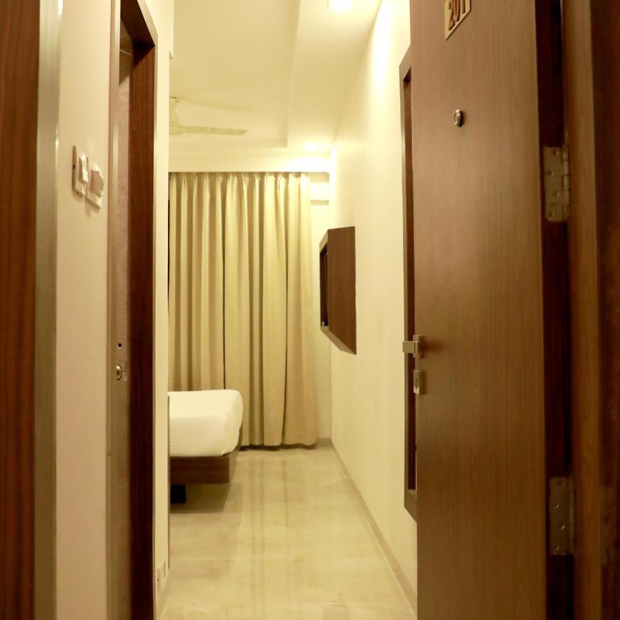 Hotel Lords, Fort Βομβάη Εξωτερικό φωτογραφία