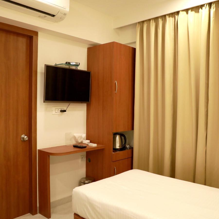 Hotel Lords, Fort Βομβάη Εξωτερικό φωτογραφία