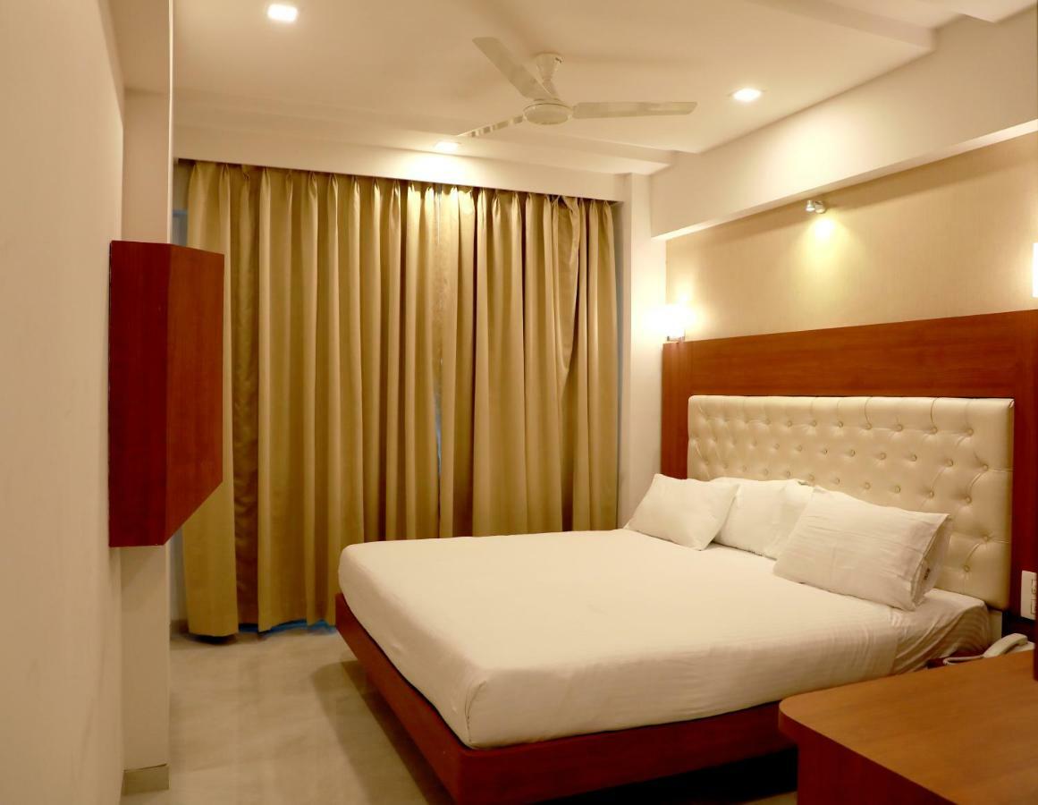 Hotel Lords, Fort Βομβάη Εξωτερικό φωτογραφία