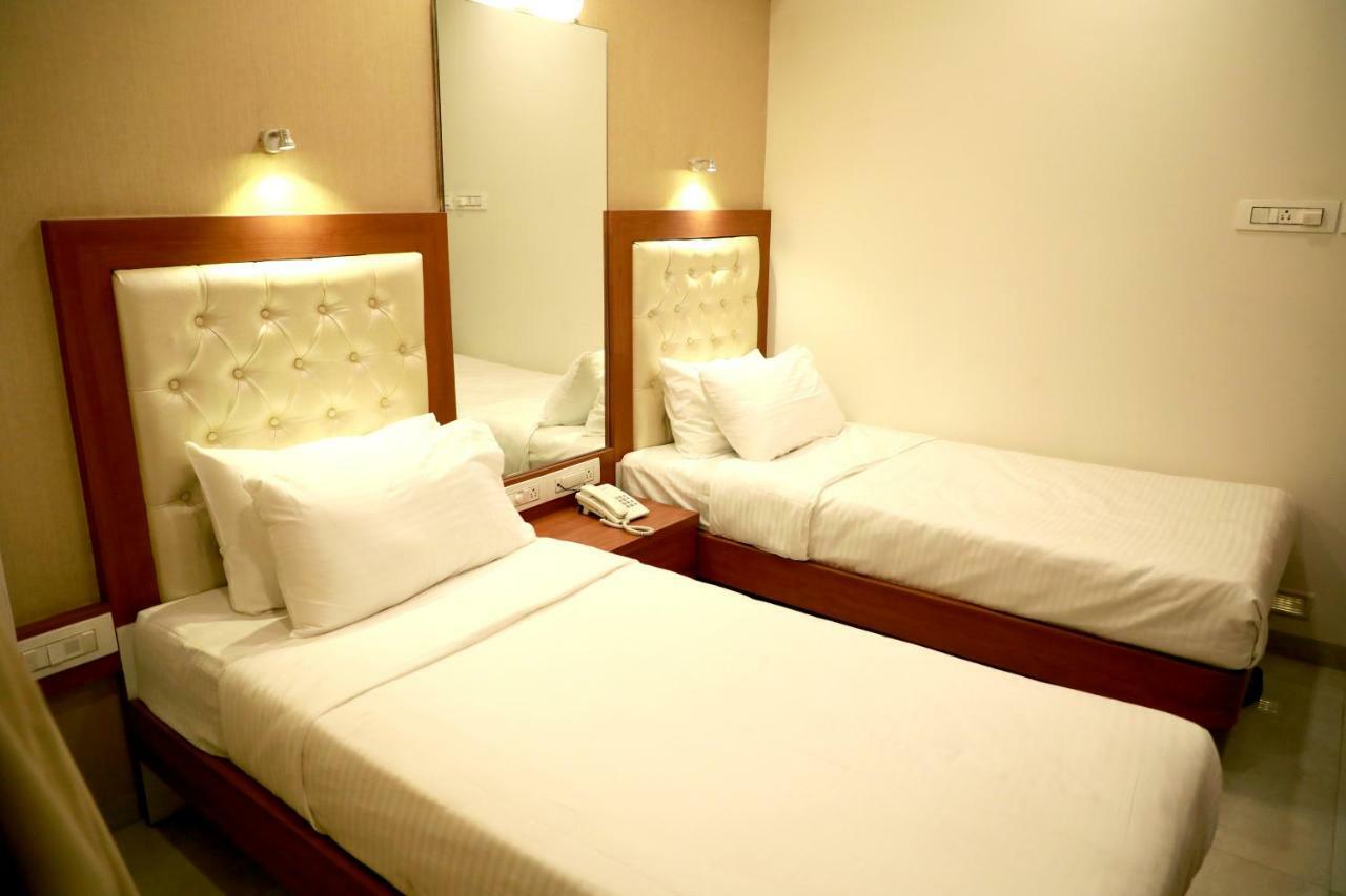 Hotel Lords, Fort Βομβάη Εξωτερικό φωτογραφία