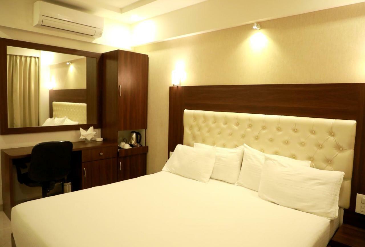 Hotel Lords, Fort Βομβάη Εξωτερικό φωτογραφία