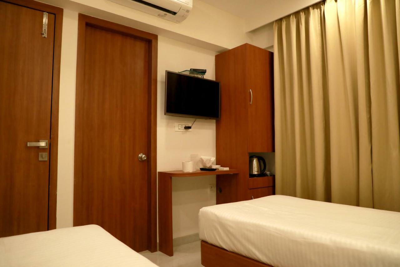 Hotel Lords, Fort Βομβάη Εξωτερικό φωτογραφία